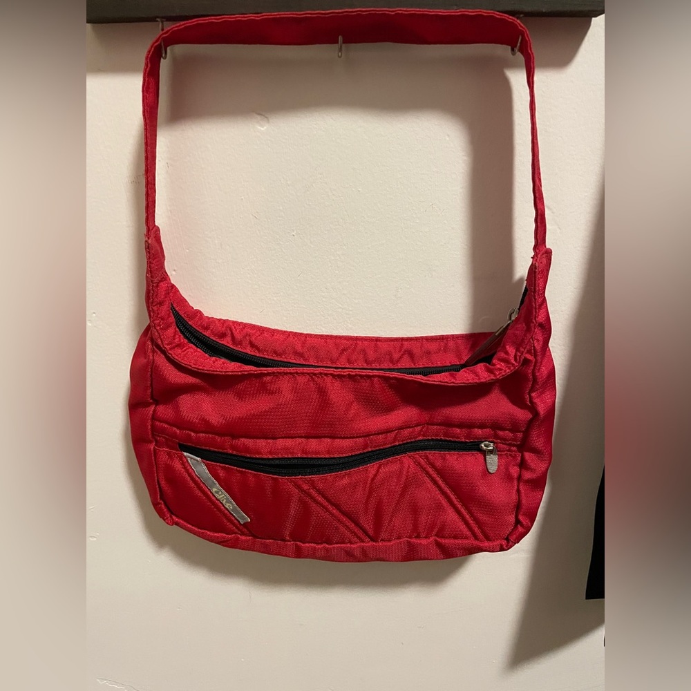 Clive purse red 90’s skater